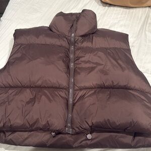 Cropped puffer vest